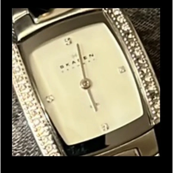 Skagen silver watch with saworkian gemstones. New - Picture 1 of 9